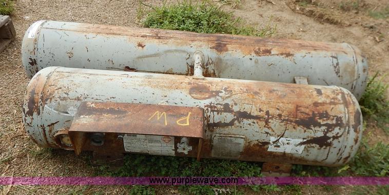 image for item BH9970 Dual propane tank unit