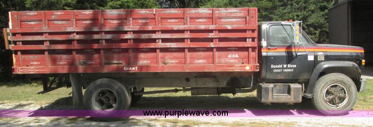 image for item H1155 1979 Chevrolet Scottsdale C70 grain truck