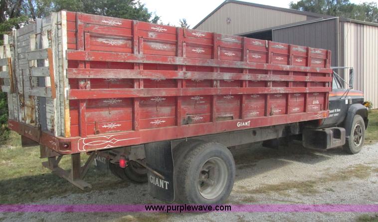 image for item H1155 1979 Chevrolet Scottsdale C70 grain truck