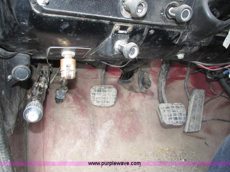 image for item H1155 1979 Chevrolet Scottsdale C70 grain truck