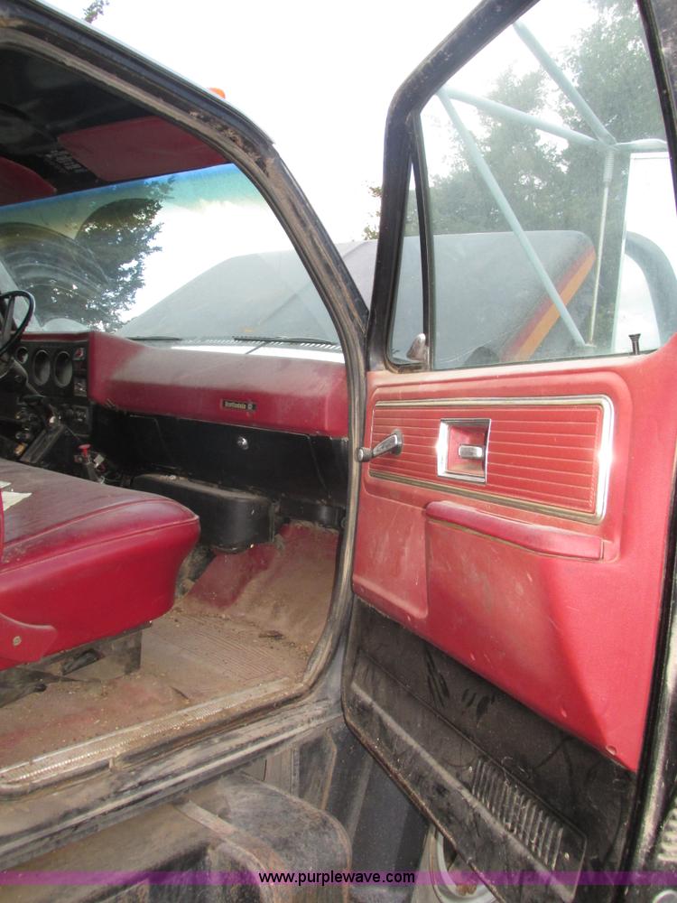 image for item H1155 1979 Chevrolet Scottsdale C70 grain truck
