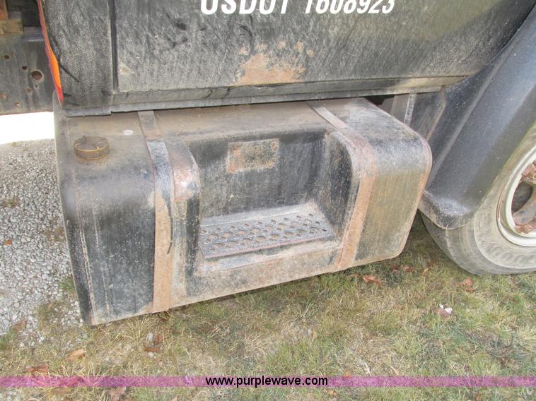 image for item H1155 1979 Chevrolet Scottsdale C70 grain truck