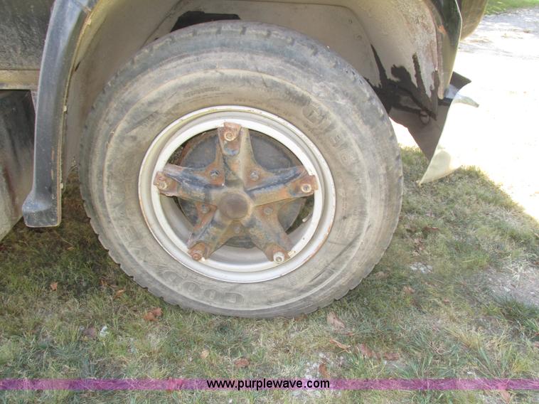 image for item H1155 1979 Chevrolet Scottsdale C70 grain truck