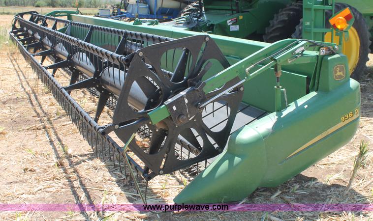 image for item J1453 John Deere 936 draper head