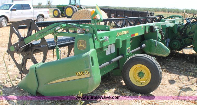 image for item J1453 John Deere 936 draper head