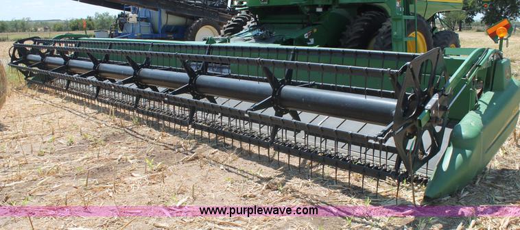 image for item J1453 John Deere 936 draper head