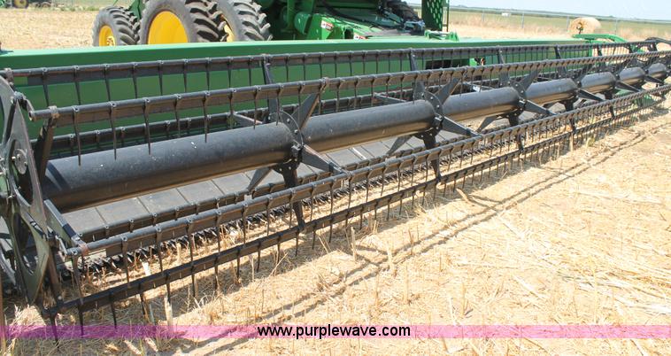 image for item J1453 John Deere 936 draper head