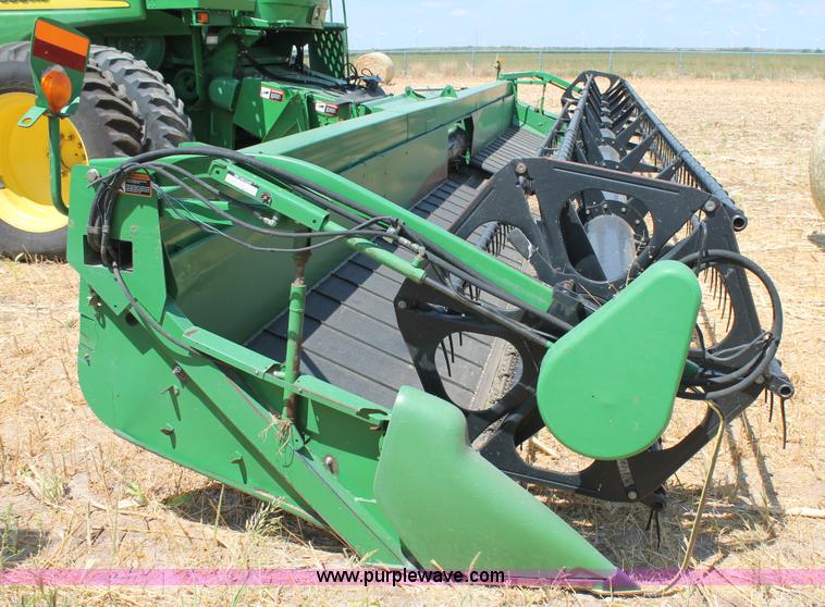 image for item J1453 John Deere 936 draper head