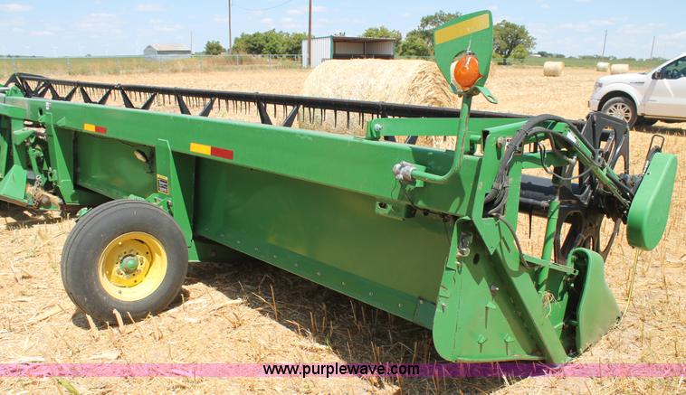 image for item J1453 John Deere 936 draper head