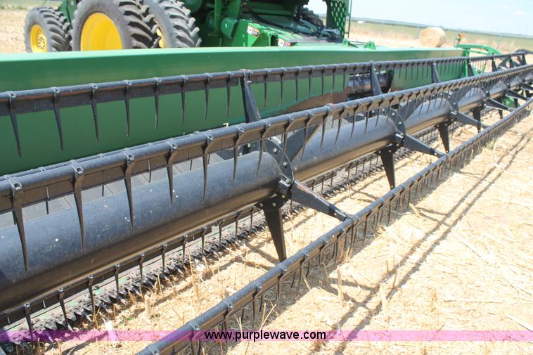 image for item J1453 John Deere 936 draper head