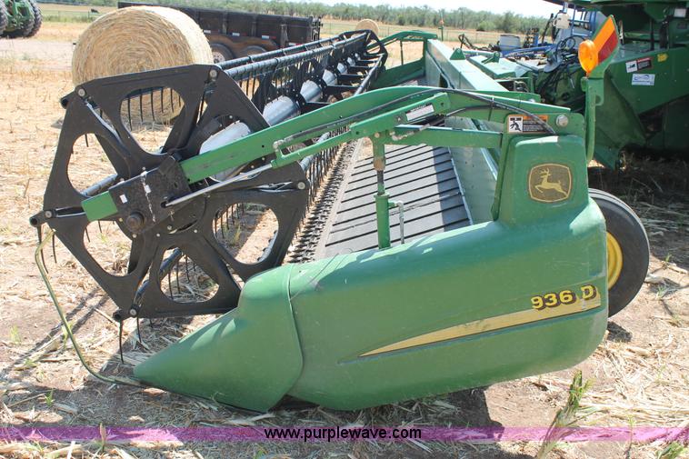image for item J1453 John Deere 936 draper head