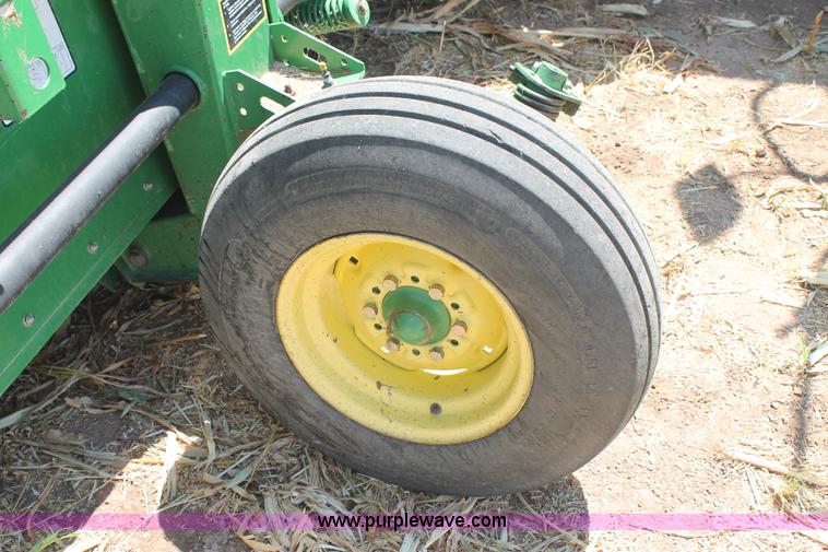 image for item J1453 John Deere 936 draper head