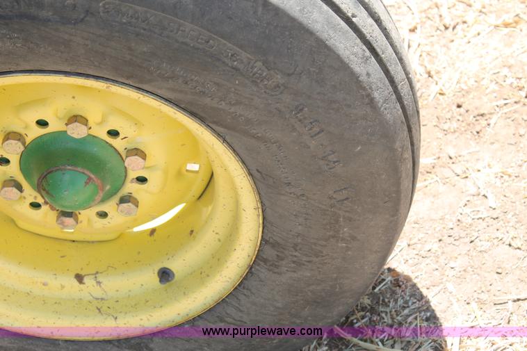 image for item J1453 John Deere 936 draper head