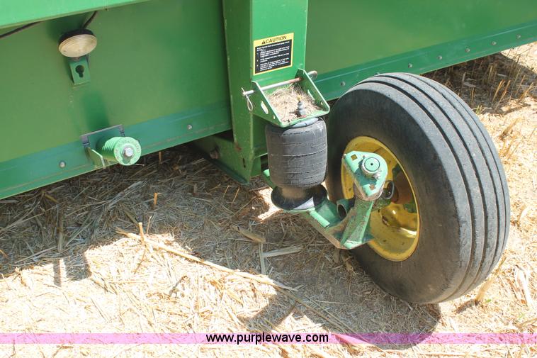 image for item J1453 John Deere 936 draper head