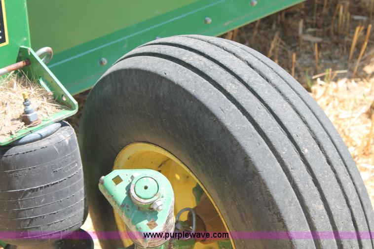 image for item J1453 John Deere 936 draper head