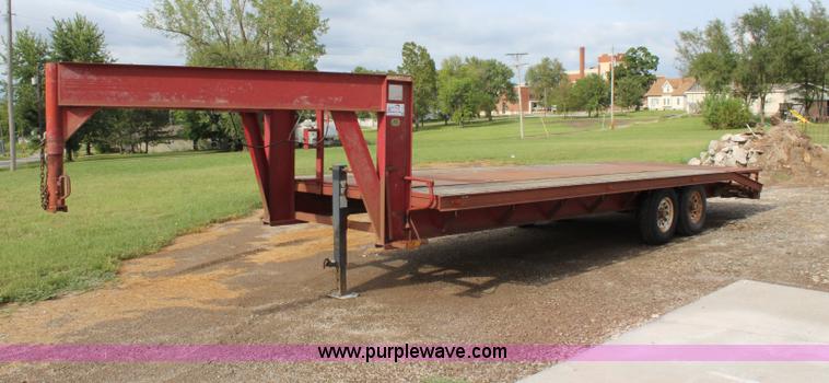 image for item J3620 1992 Titan equipment trailer