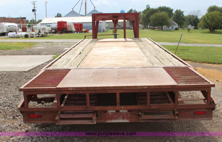 image for item J3620 1992 Titan equipment trailer