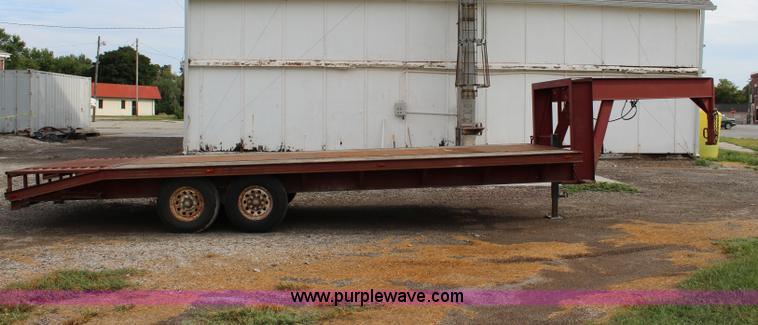 image for item J3620 1992 Titan equipment trailer