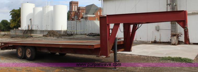 image for item J3620 1992 Titan equipment trailer