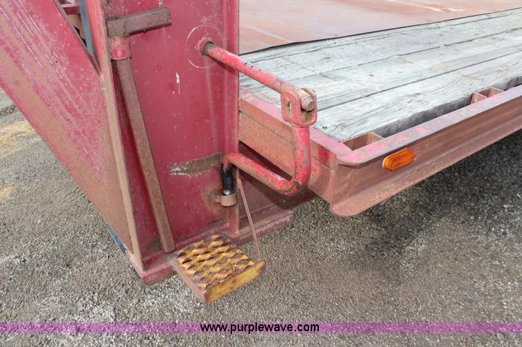 image for item J3620 1992 Titan equipment trailer