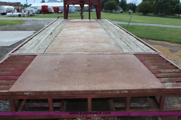 image for item J3620 1992 Titan equipment trailer