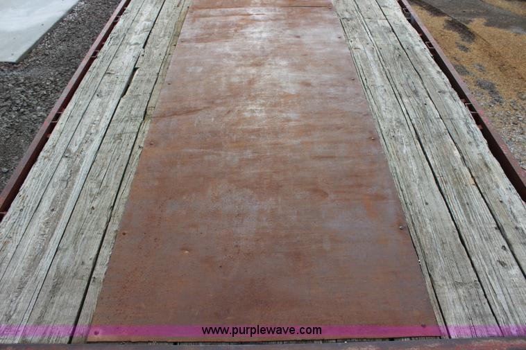 image for item J3620 1992 Titan equipment trailer