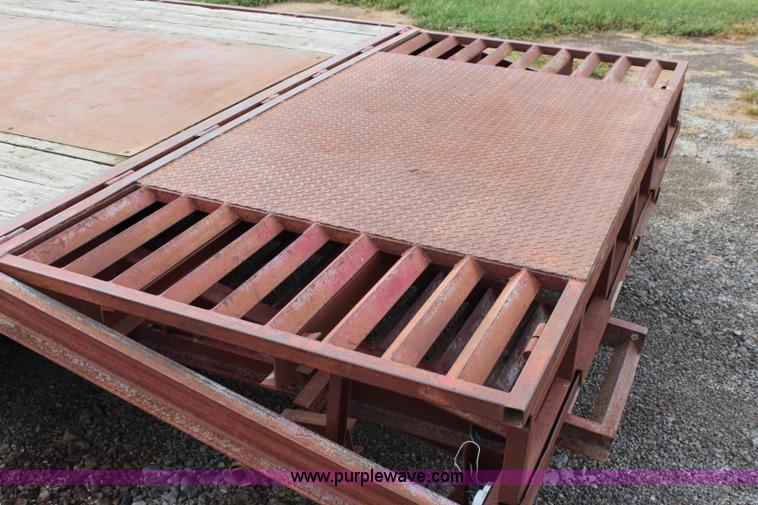 image for item J3620 1992 Titan equipment trailer