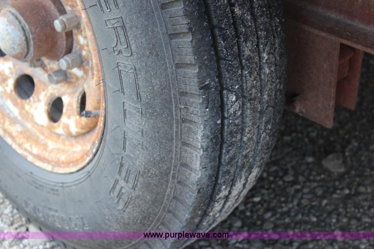 image for item J3620 1992 Titan equipment trailer