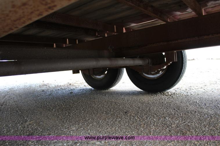 image for item J3620 1992 Titan equipment trailer