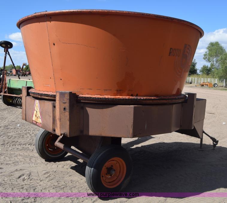 image for item J7797 Burrow Roto-Grind tub grinder