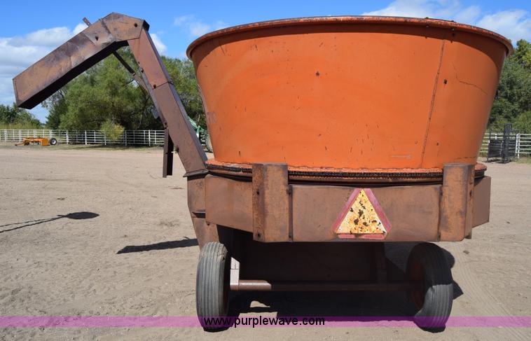 image for item J7797 Burrow Roto-Grind tub grinder