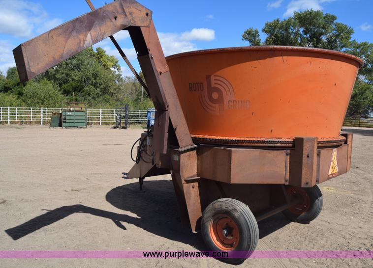 image for item J7797 Burrow Roto-Grind tub grinder