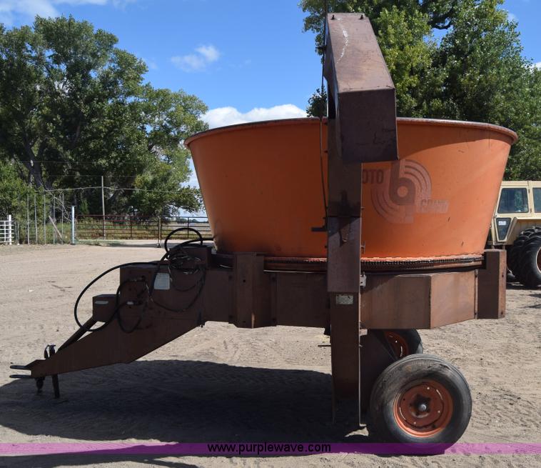 image for item J7797 Burrow Roto-Grind tub grinder