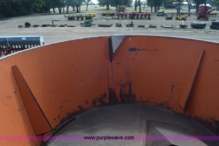 image for item J7797 Burrow Roto-Grind tub grinder