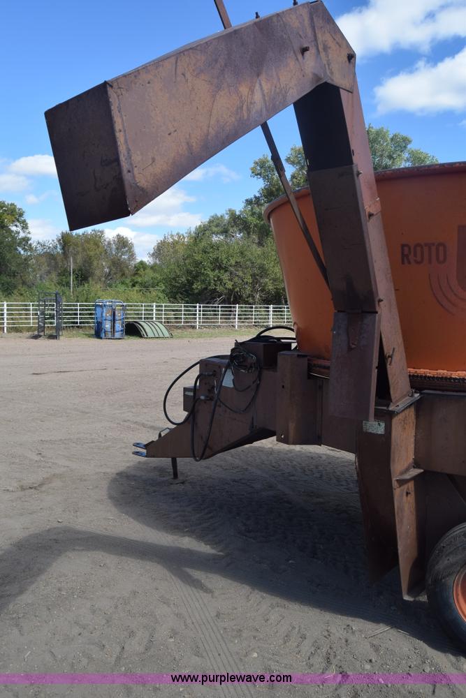 image for item J7797 Burrow Roto-Grind tub grinder