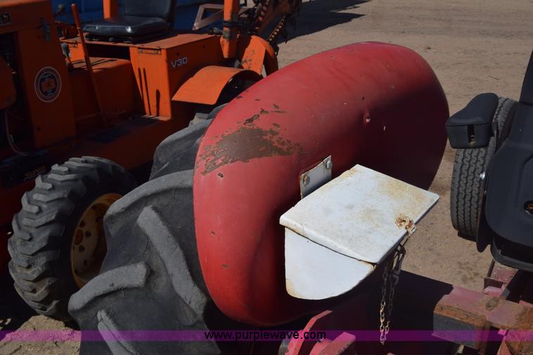 image for item J7806 International 240 tractor