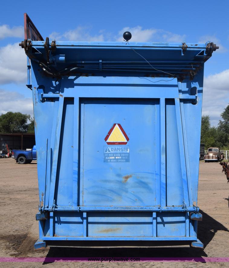 image for item J7818 John Blue M-1532 cotton module builder