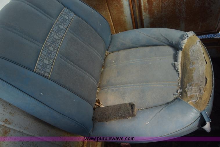 image for item J7818 John Blue M-1532 cotton module builder