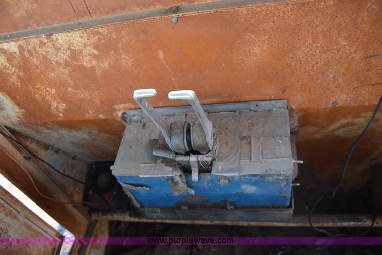 image for item J7818 John Blue M-1532 cotton module builder