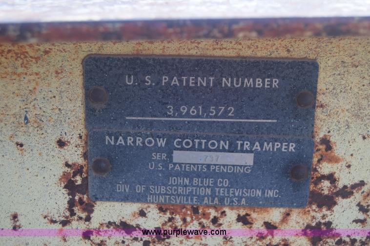 image for item J7818 John Blue M-1532 cotton module builder