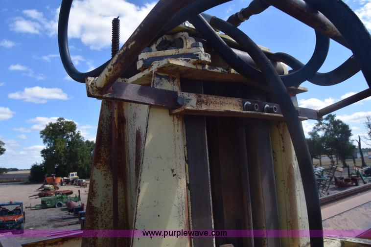 image for item J7818 John Blue M-1532 cotton module builder