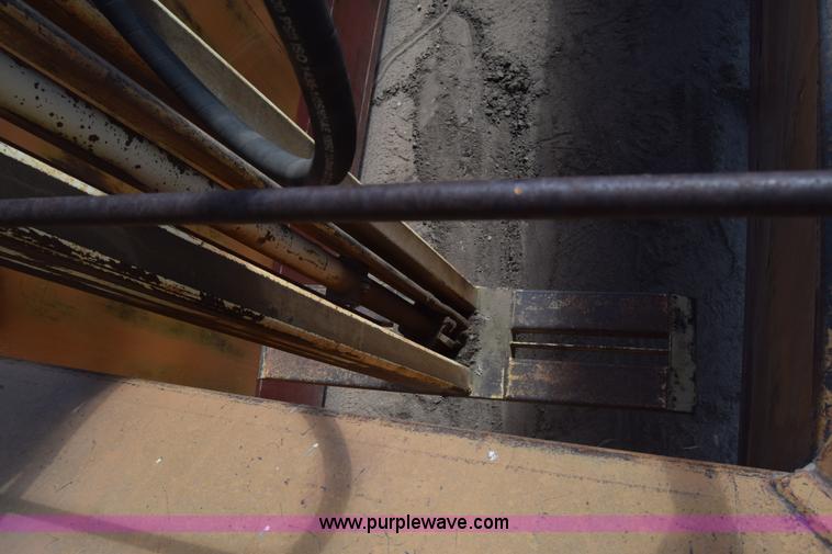 image for item J7818 John Blue M-1532 cotton module builder