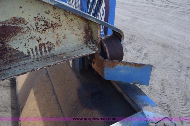 image for item J7818 John Blue M-1532 cotton module builder