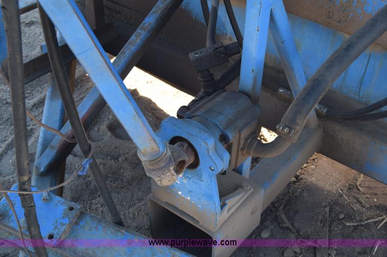 image for item J7818 John Blue M-1532 cotton module builder