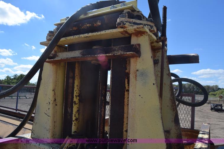 image for item J7818 John Blue M-1532 cotton module builder