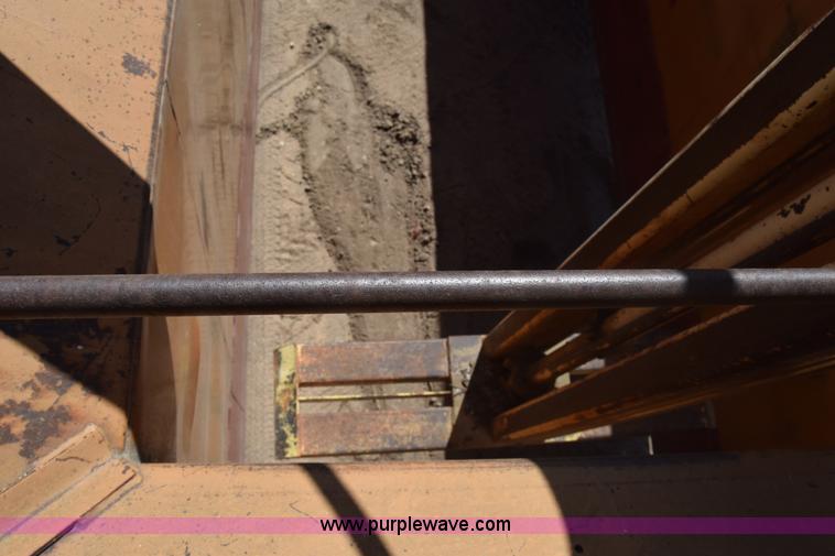 image for item J7818 John Blue M-1532 cotton module builder