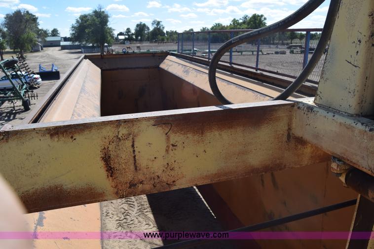 image for item J7818 John Blue M-1532 cotton module builder