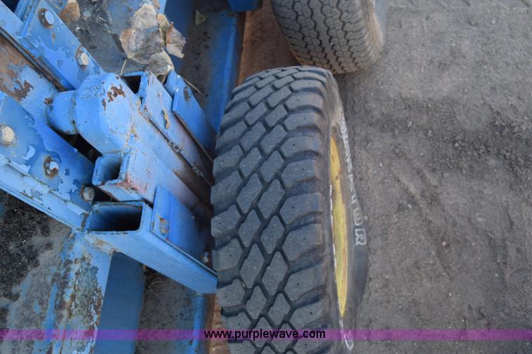 image for item J7818 John Blue M-1532 cotton module builder