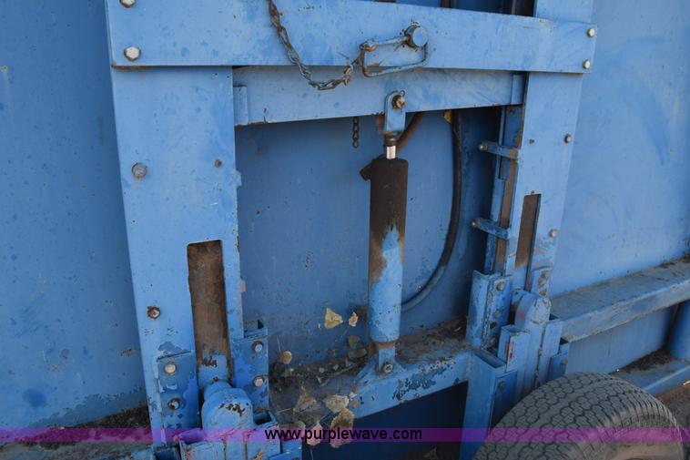 image for item J7818 John Blue M-1532 cotton module builder