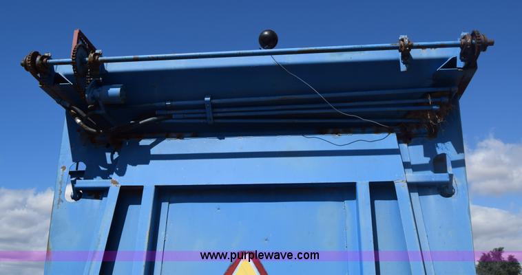 image for item J7818 John Blue M-1532 cotton module builder